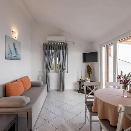 Apartment Noti Milna (Hvar)