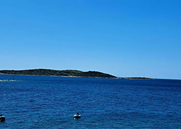 Noti * Milna (Hvar)